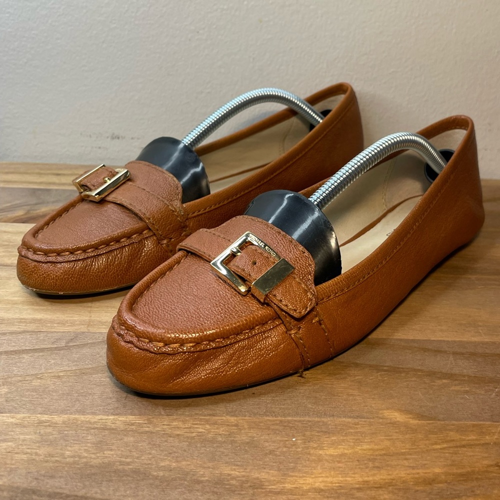 Michael Kors Brown Leather Ballet Flats Gold Buckle Accent SlipOn Womens Sz:6.5M - Picture 2 of 6